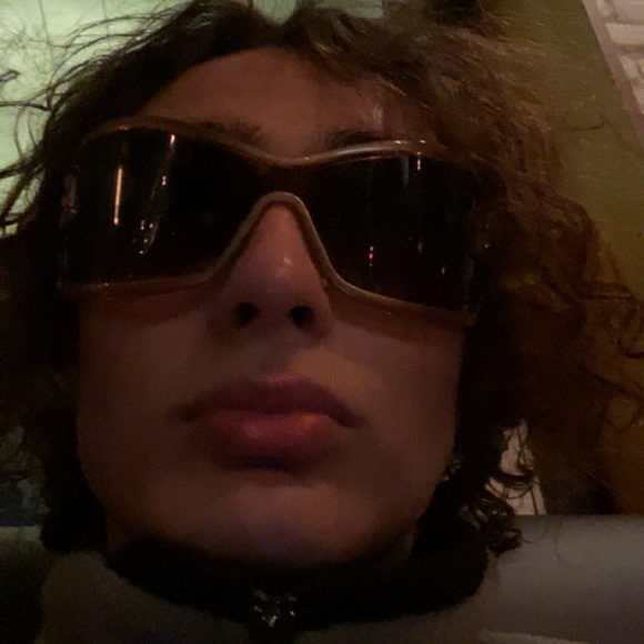 Meet your Posher, Harry - Picture 1 of 1